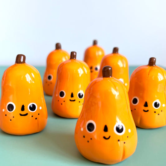 Pumpkin Desk Friend 02